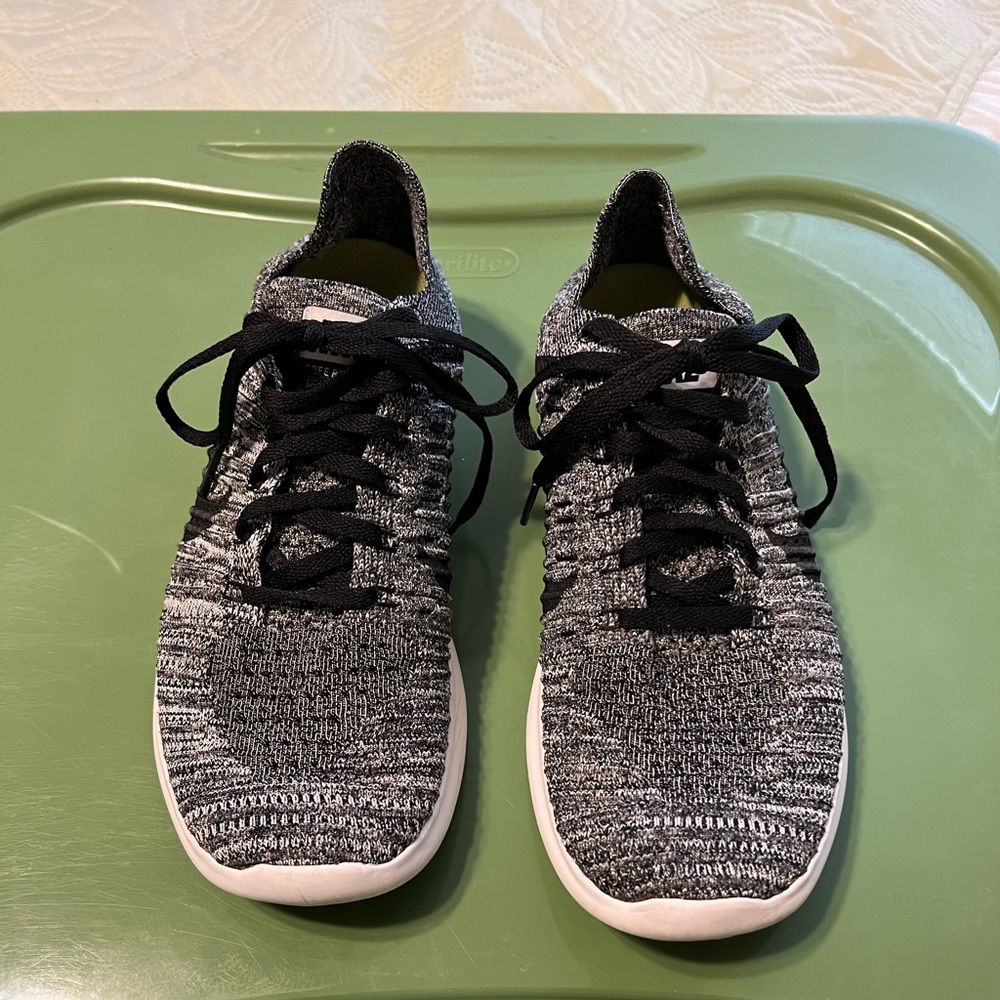 Women’s Nike Size 8